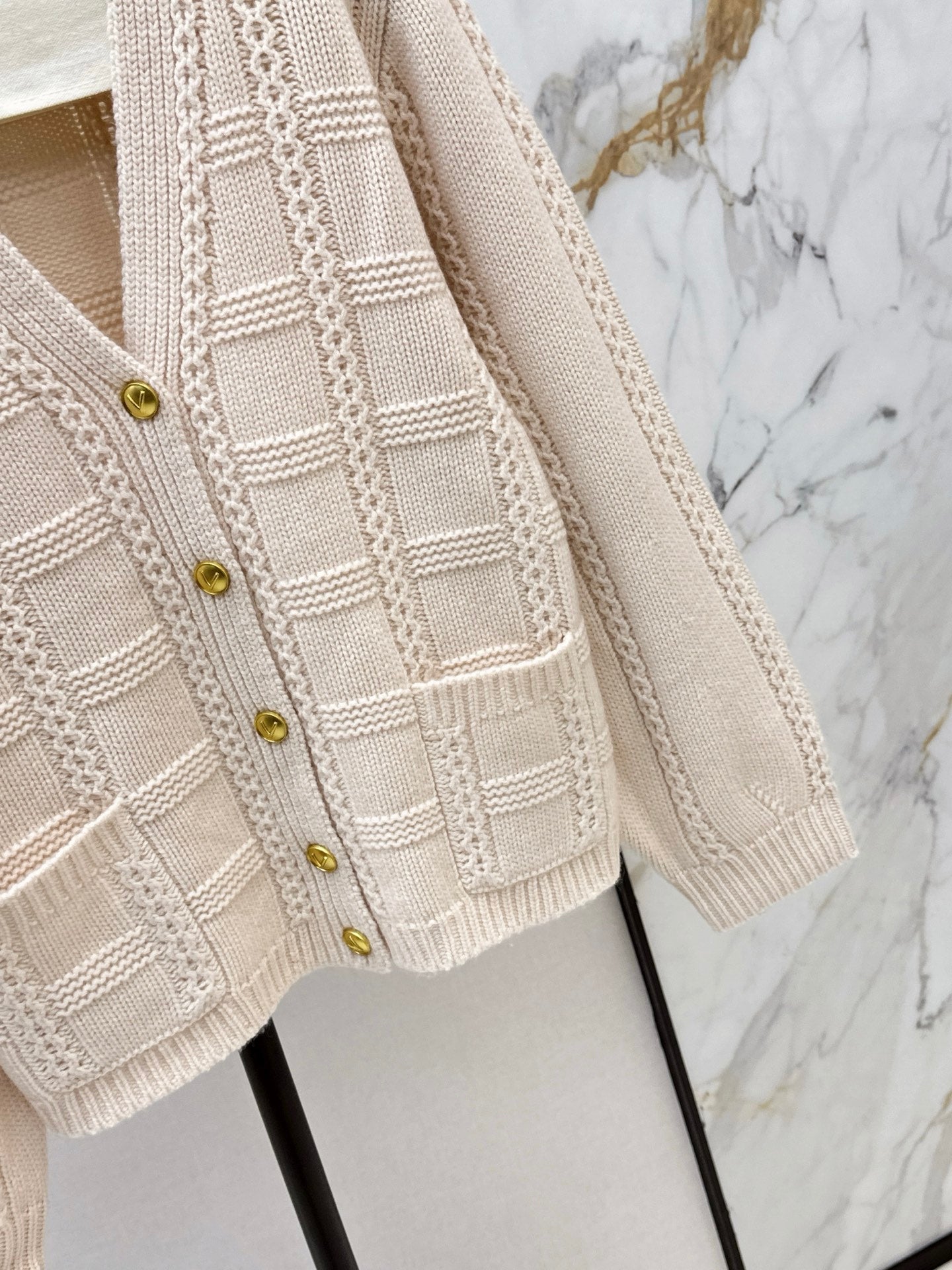 Valen 25fw v-neck cardigan