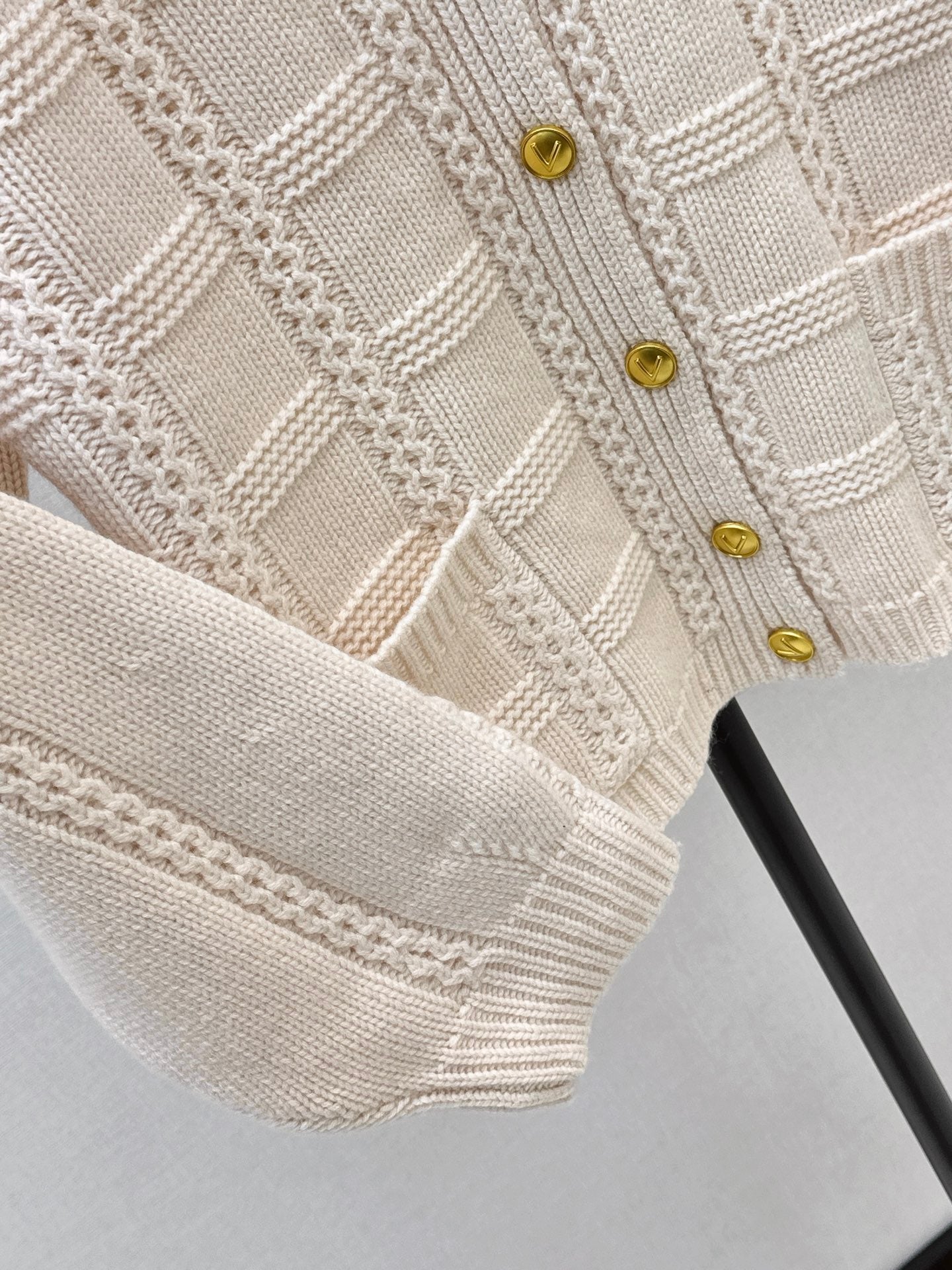 Valen 25fw v-neck cardigan