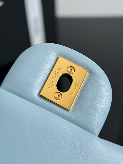 Chan cf17 chain shoulder bag