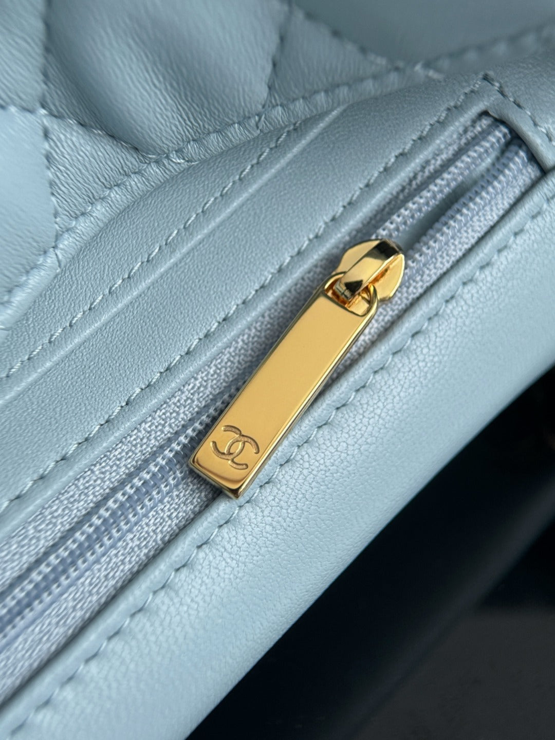 Chan cf17 chain shoulder bag