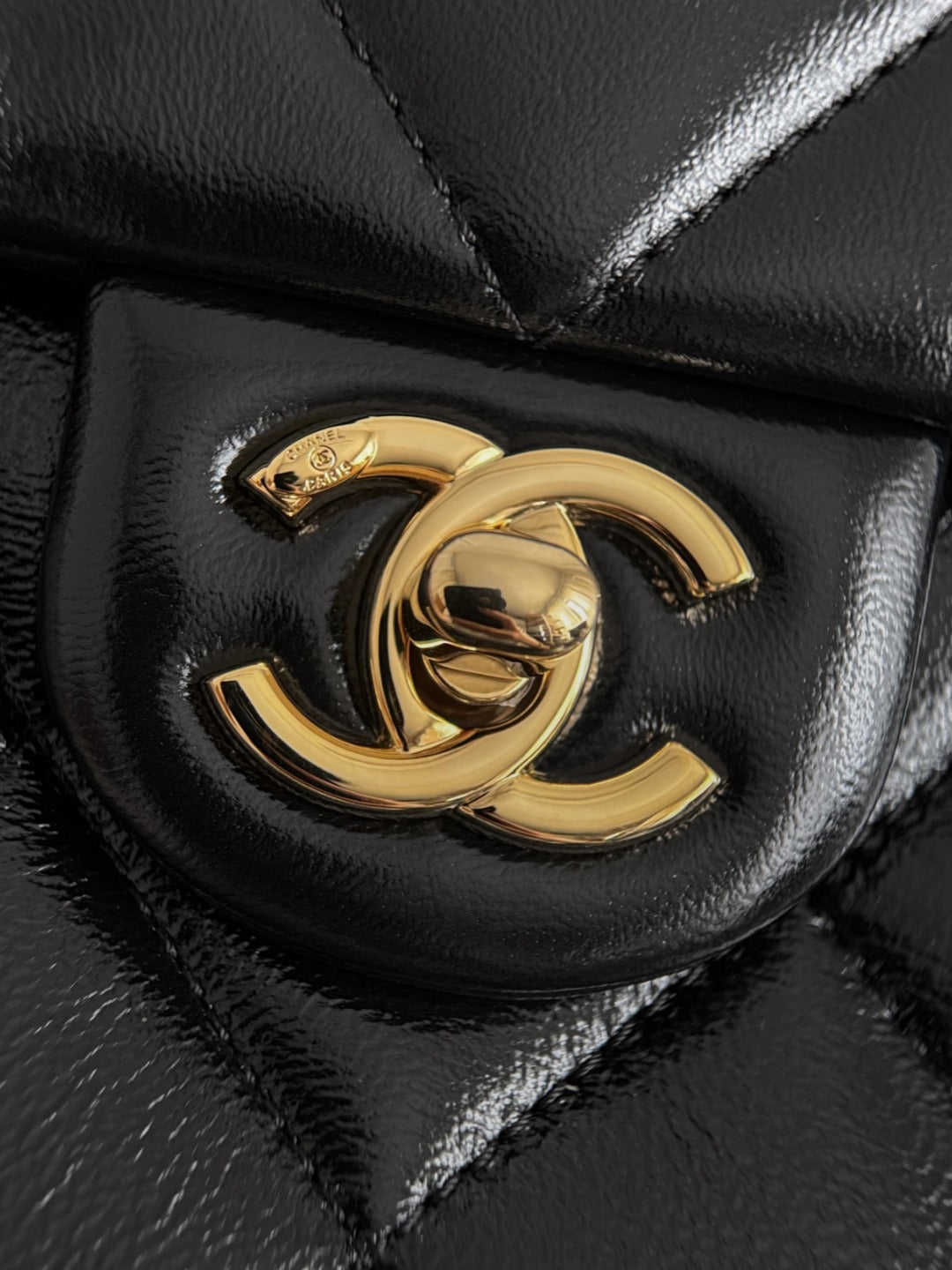 Chan 24B twist handle shoulder bag