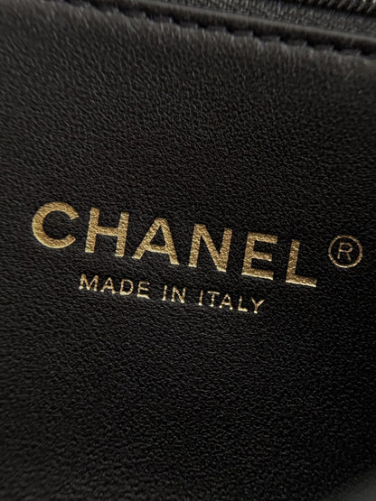 Chan 24B twist handle shoulder bag