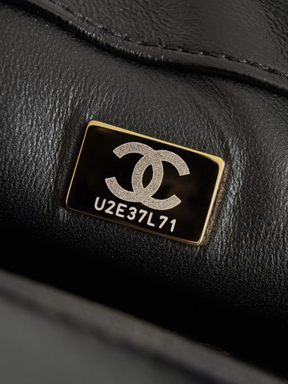 Chan 24B twist handle shoulder bag