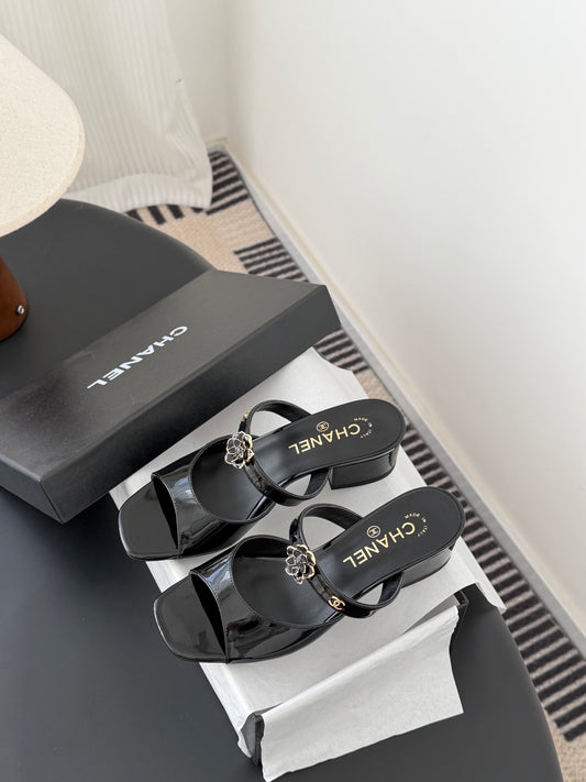 Chan 26ss camellia leather sandals