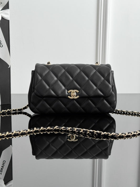 Chan 25S chain shoulder bag