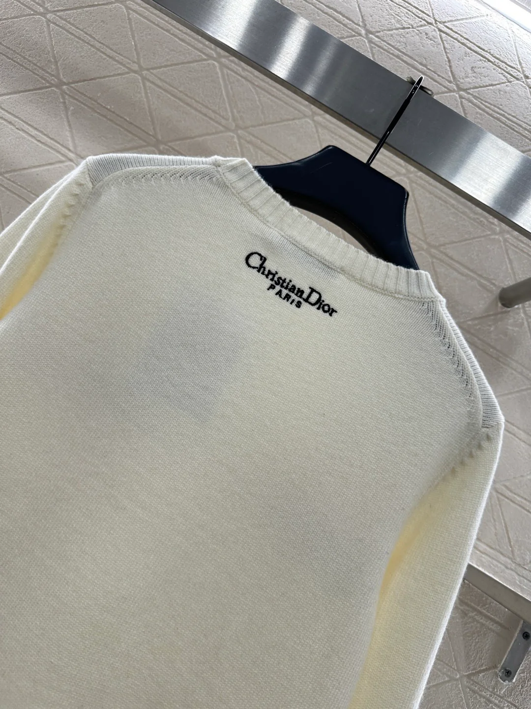 CD 25fw embroidery sweater