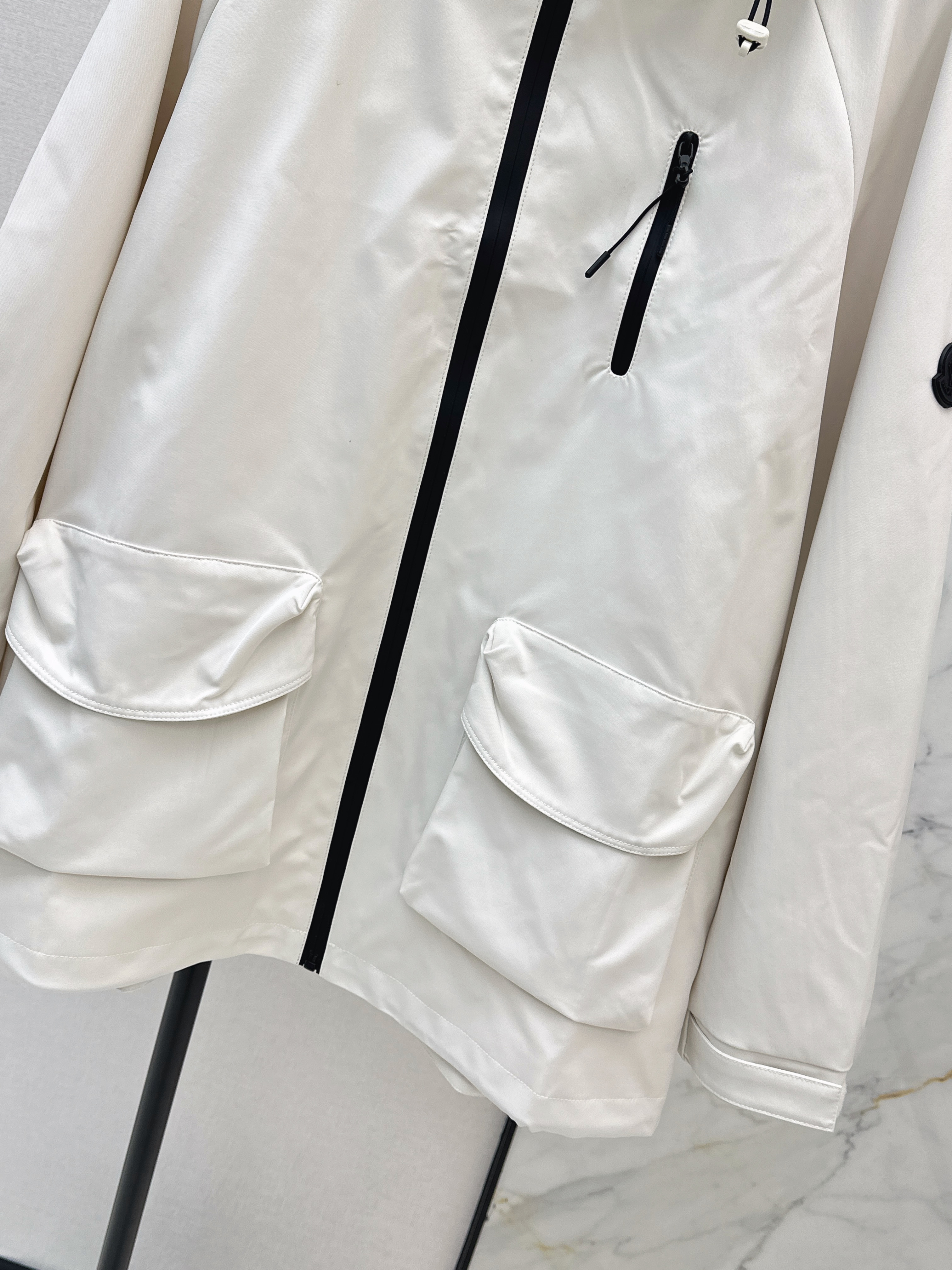 Monc 26ss hooded windbreaker