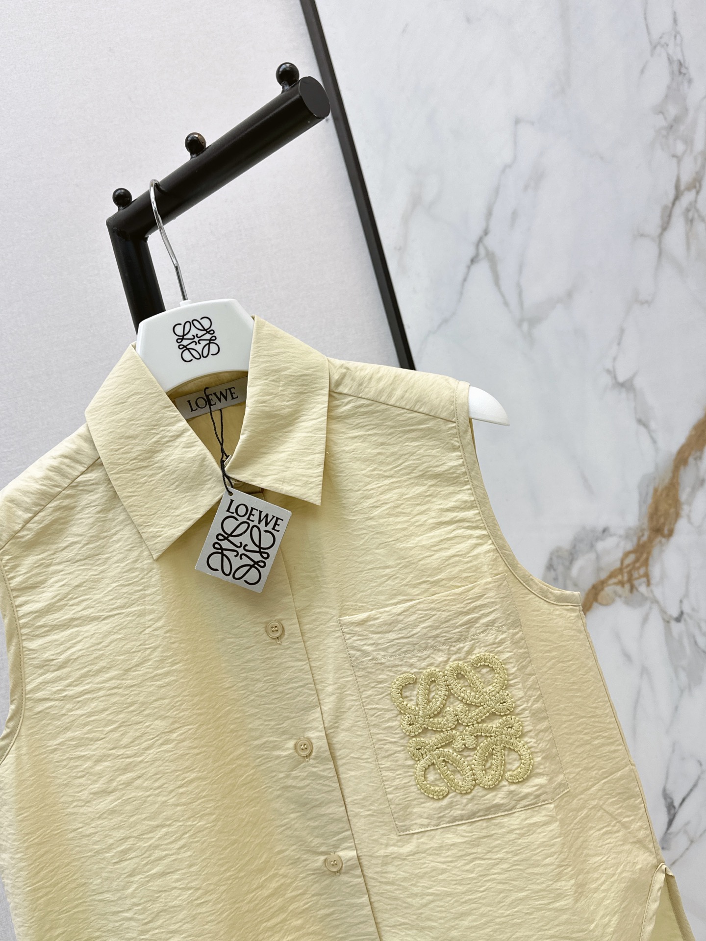 Loe 26ss sleeveless embroidery shirt