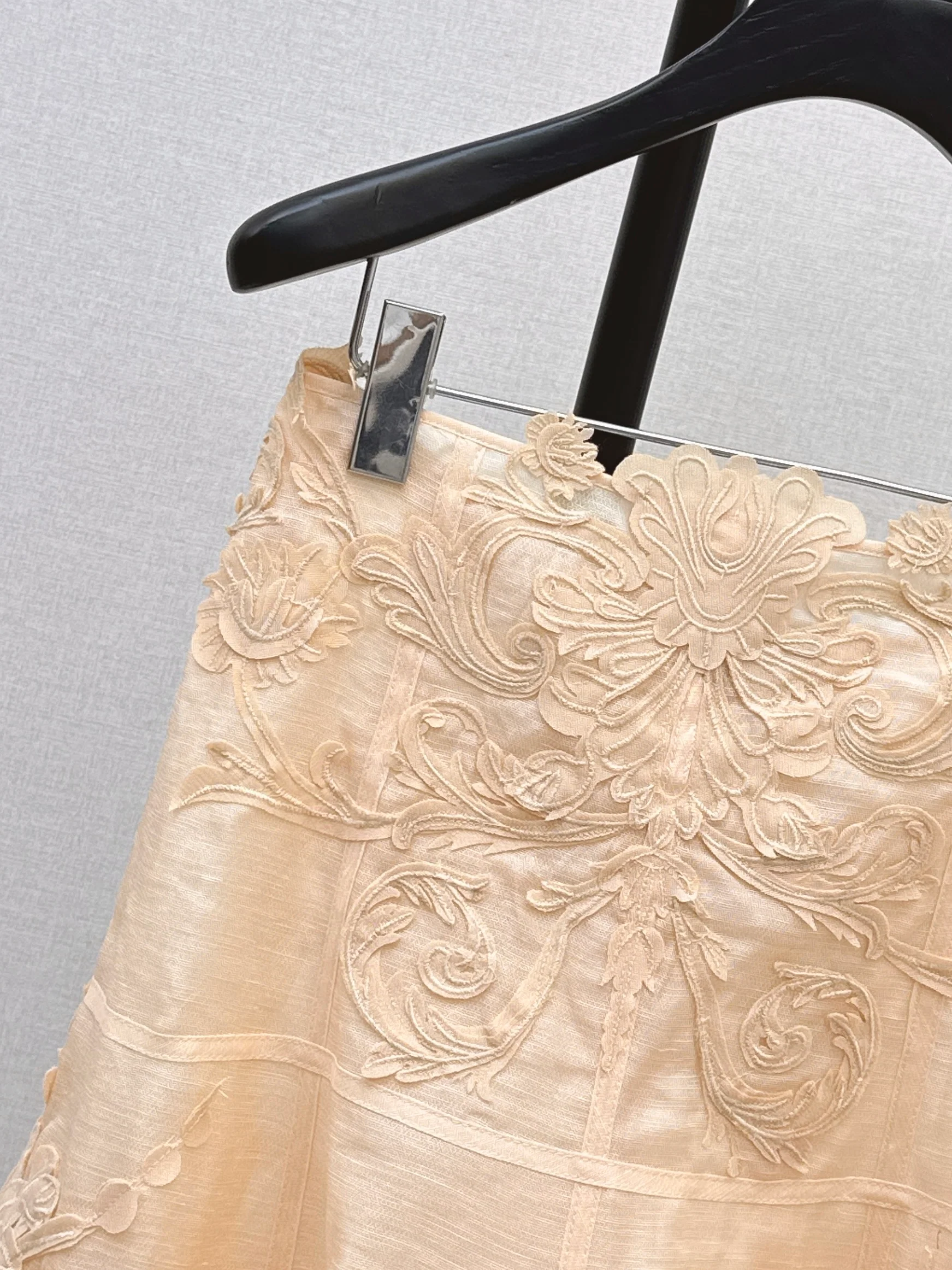 Zimm 26ss lace embroidery skirt