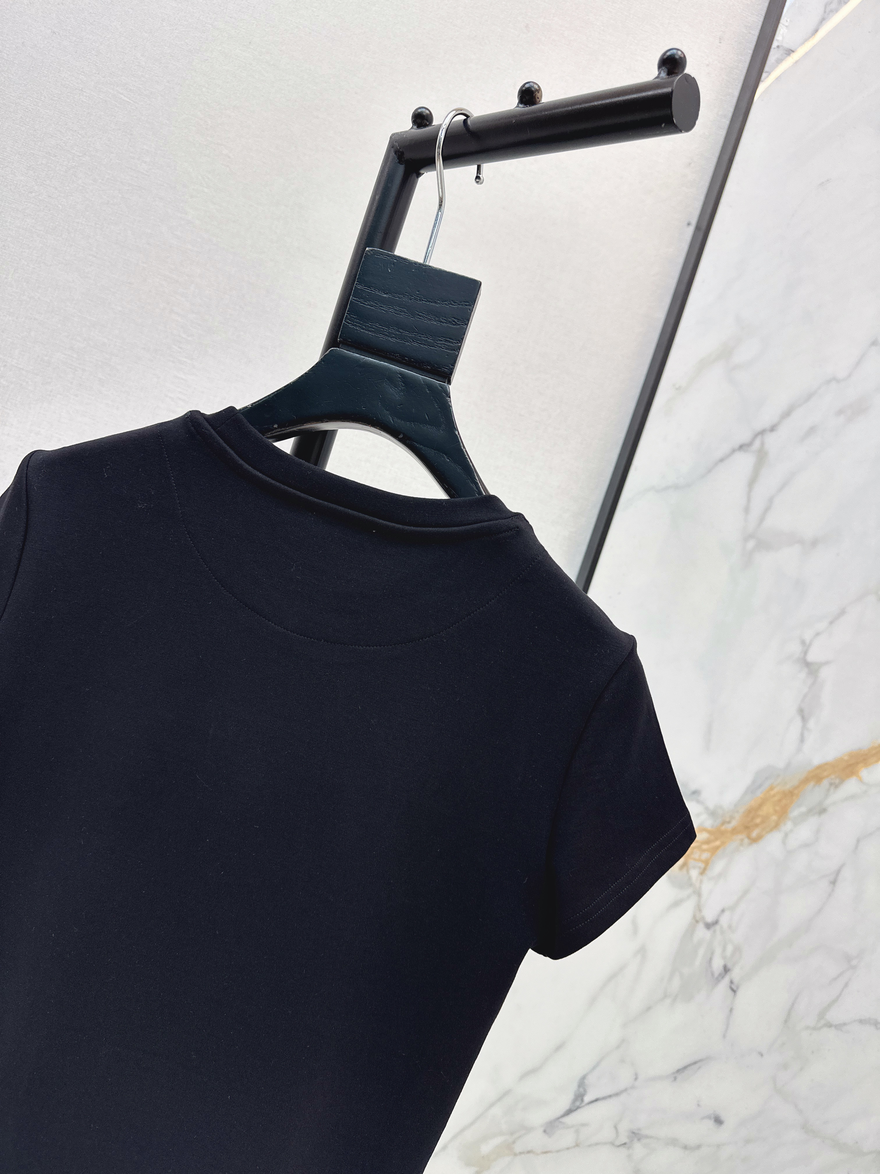 Her 26ss t-shirt