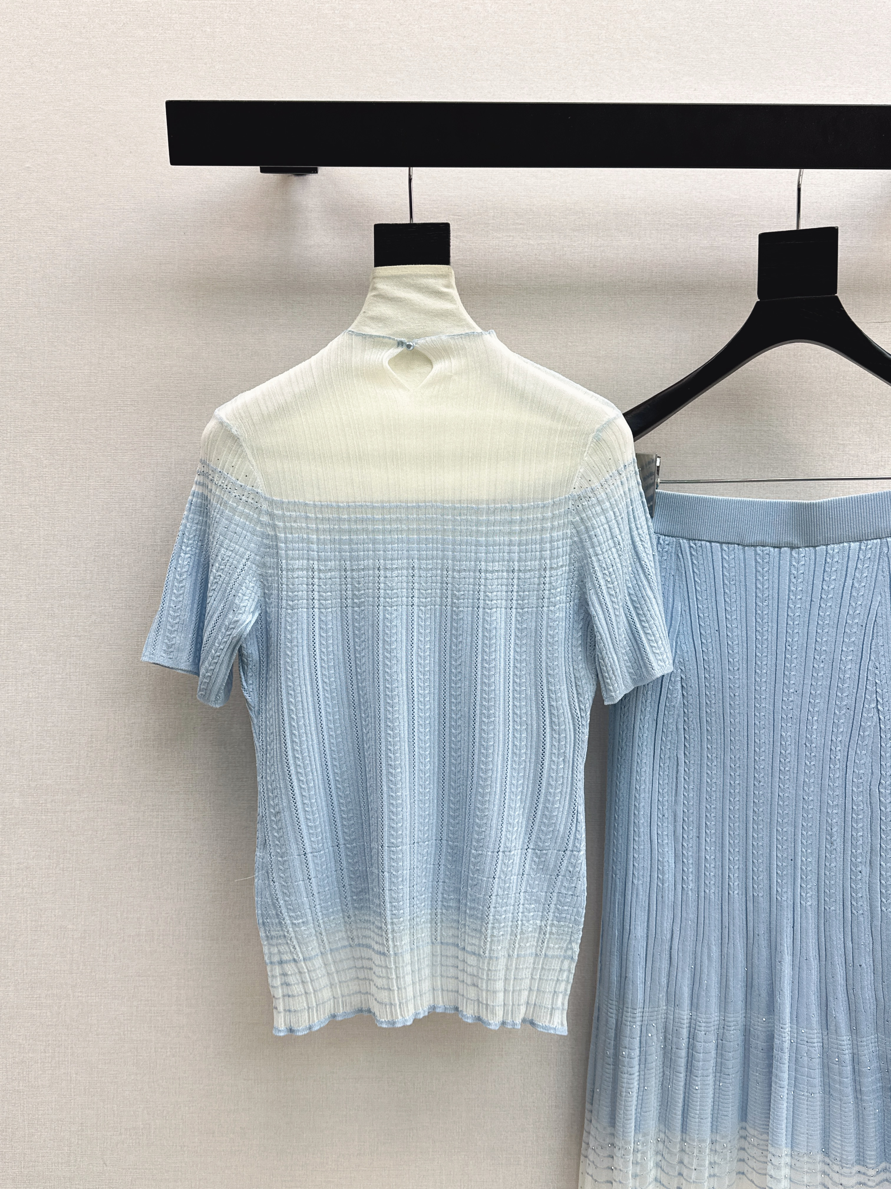 Chan 26ss omber knit top skirt set