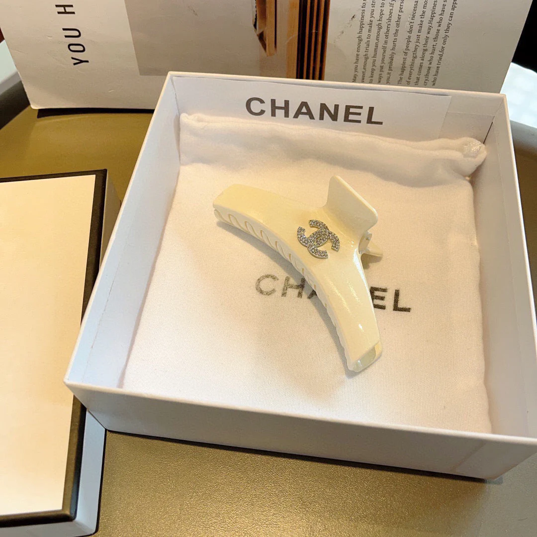 Ch hair clips
