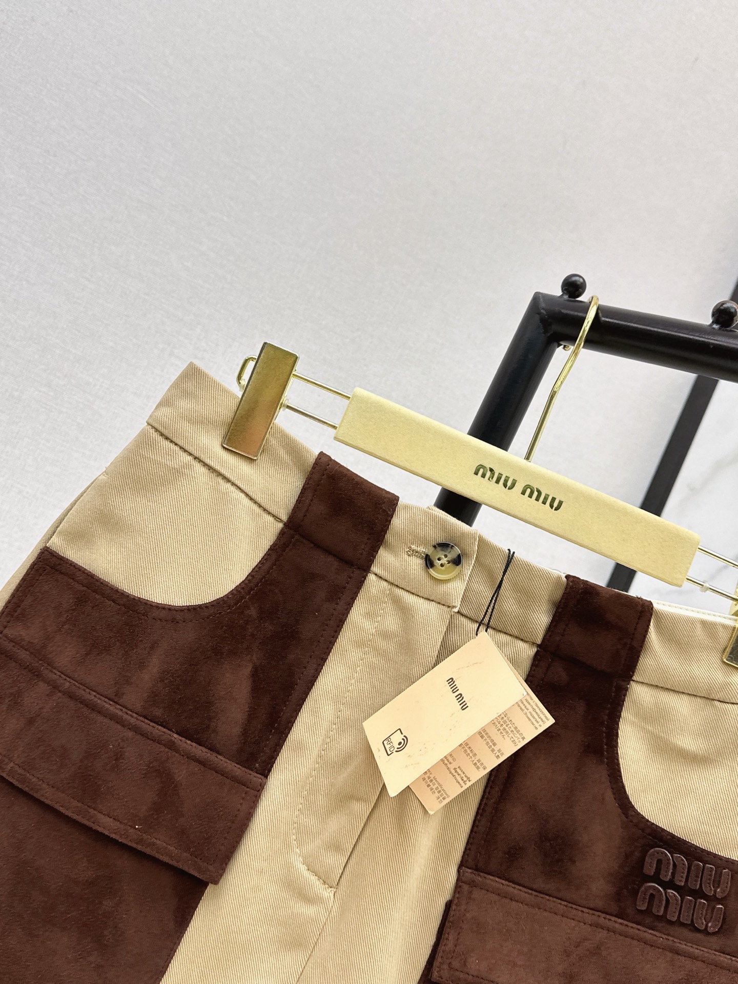 Miu 26ss contract suede mini skirt