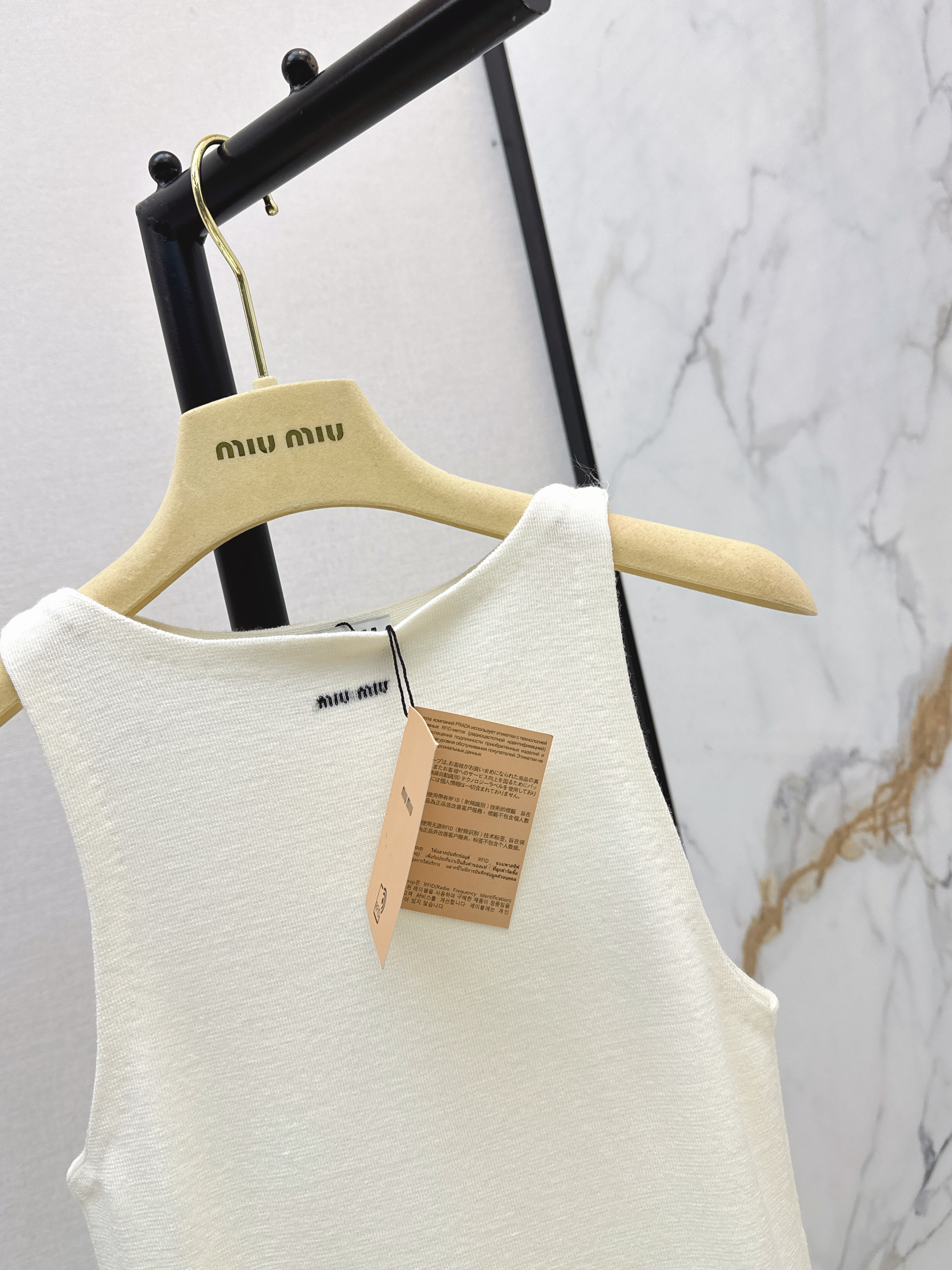 Miu 26ss knit vest