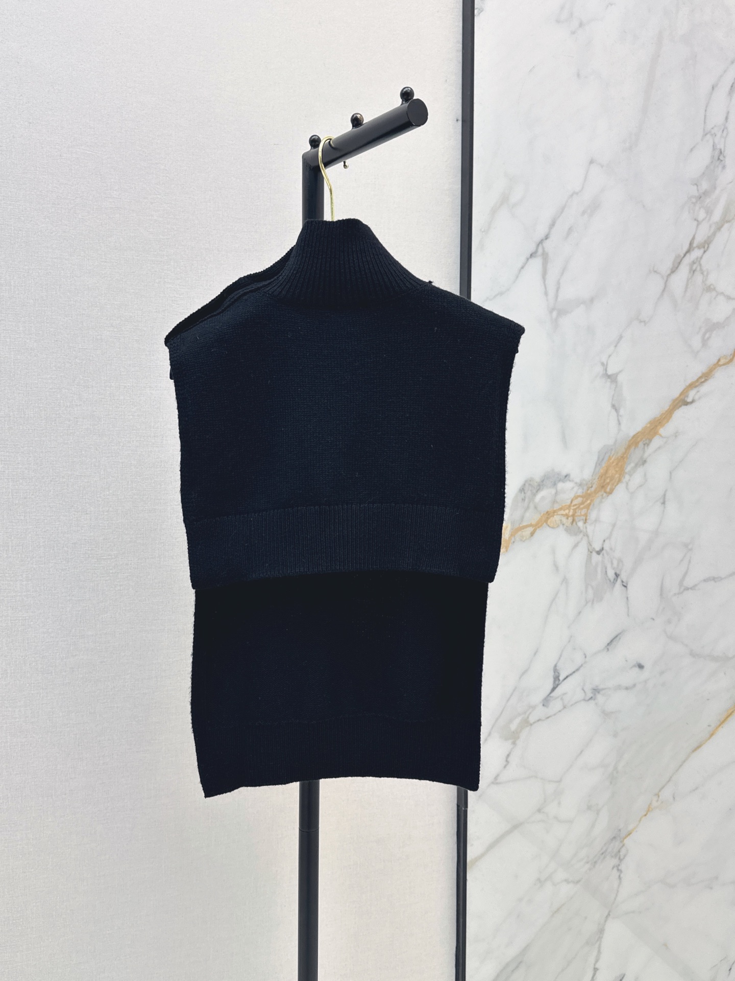 Chan 26ss high neck vest cape