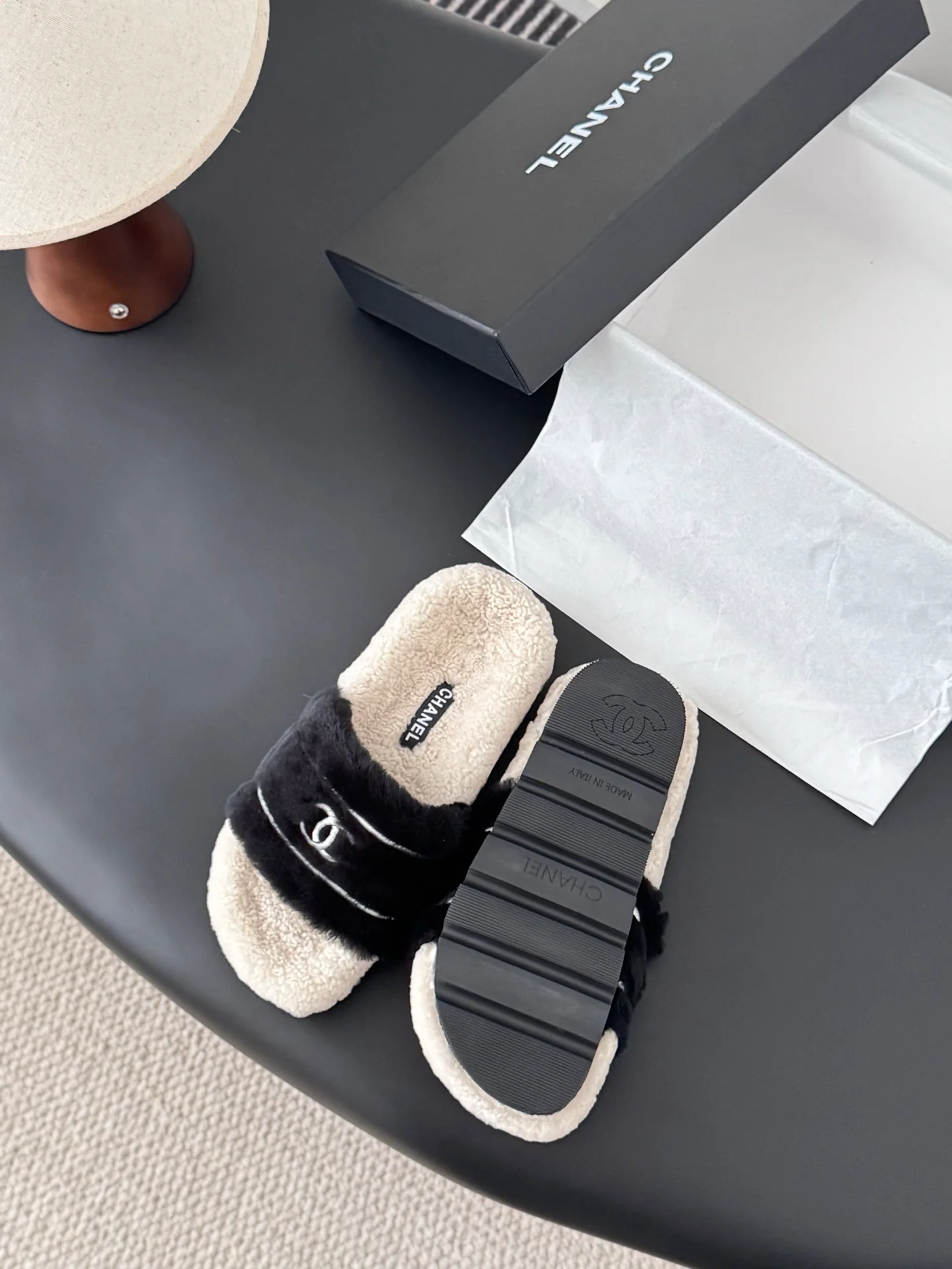 Chan 25fw fluffy slipper