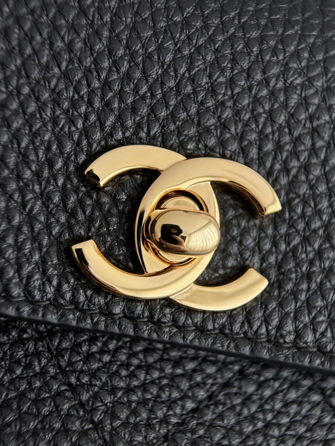 Chan 26S baguette bag