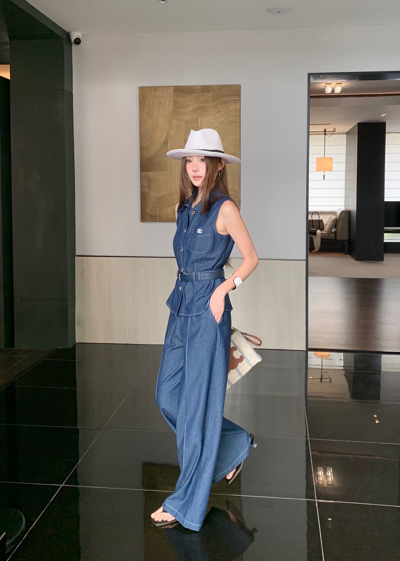 Celi 26ss sleeveless belted denim shirt