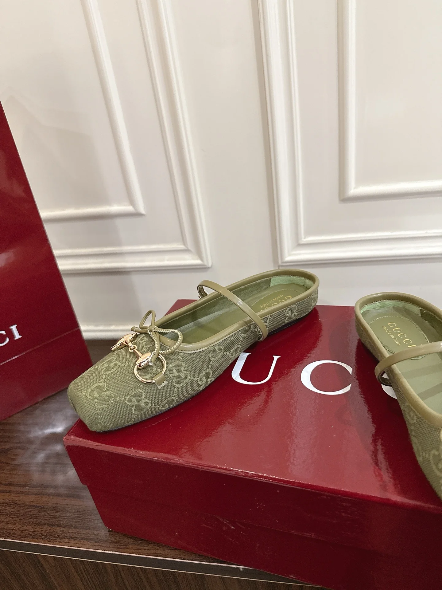 Guc 25fw mules
