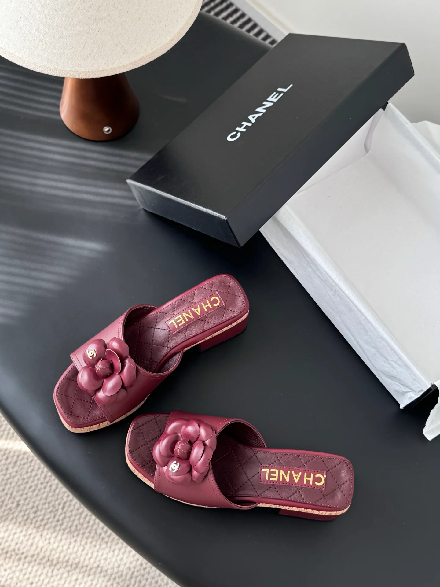 Chan 26ss camellia sides sandals