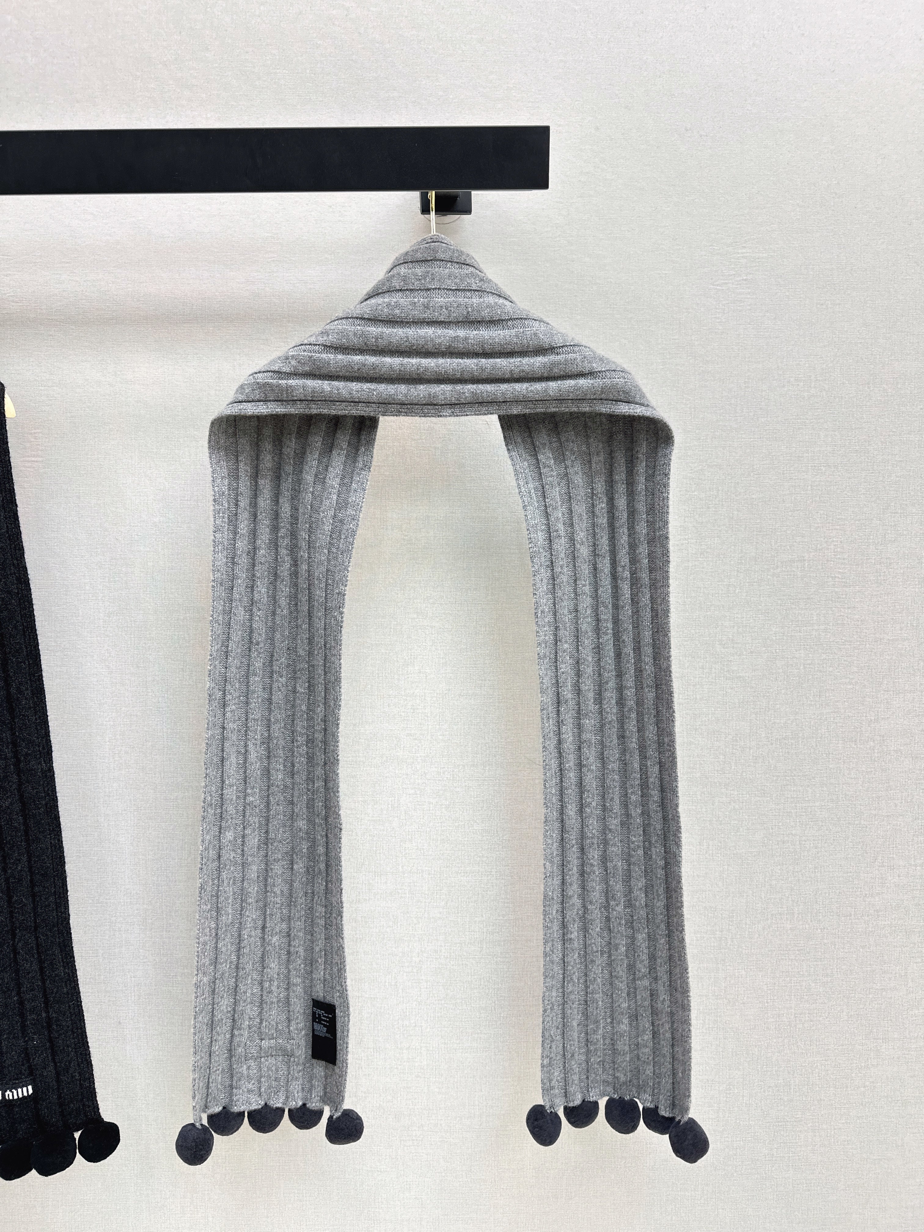 Miu 26ss wool scarf