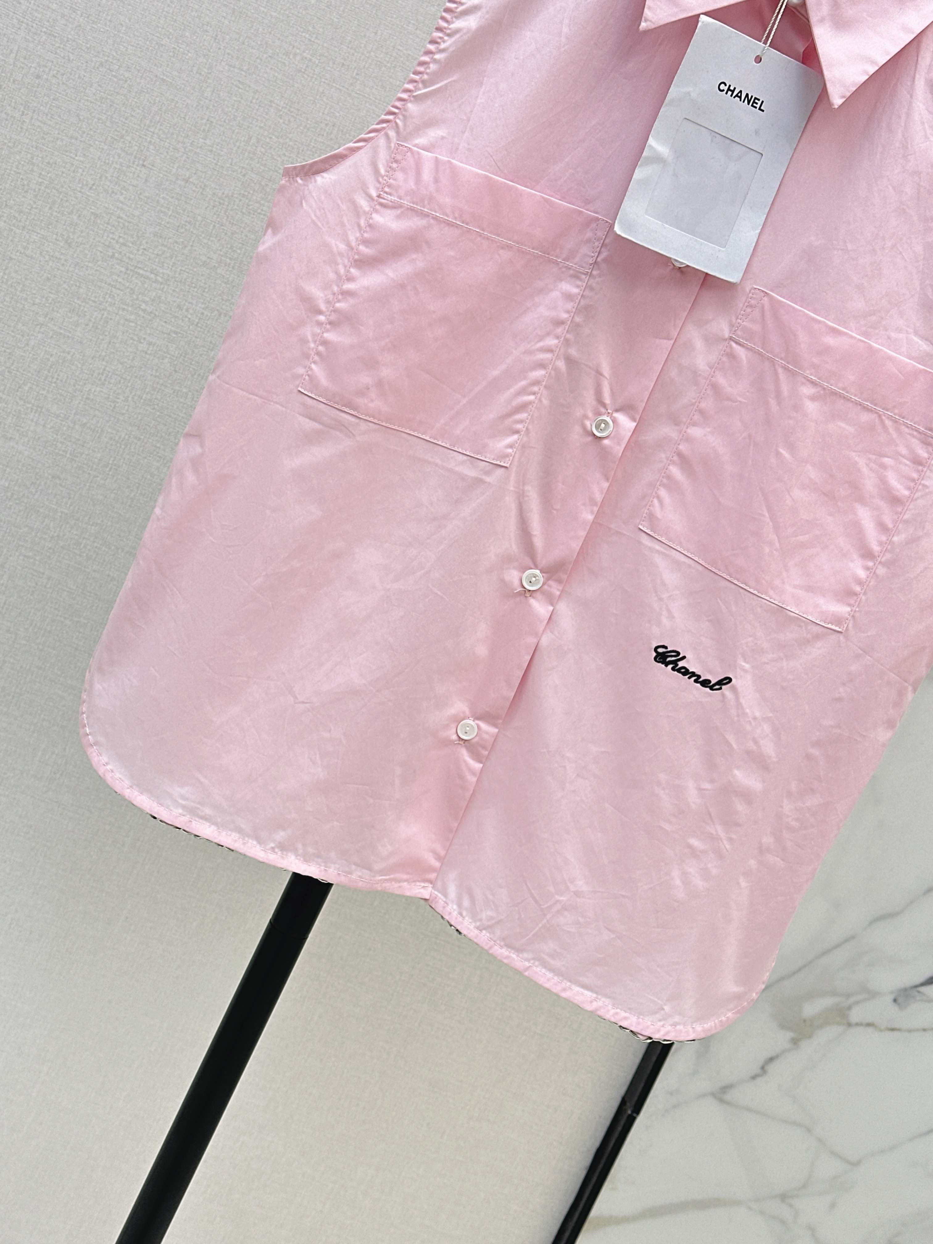 Chan 26ss sleeveless shirt