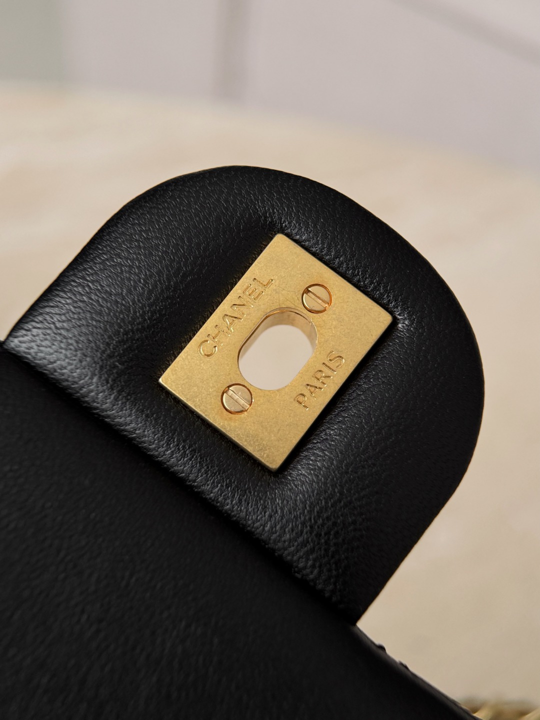 Chan 26ss flap chain bag with gold-tone hardwave