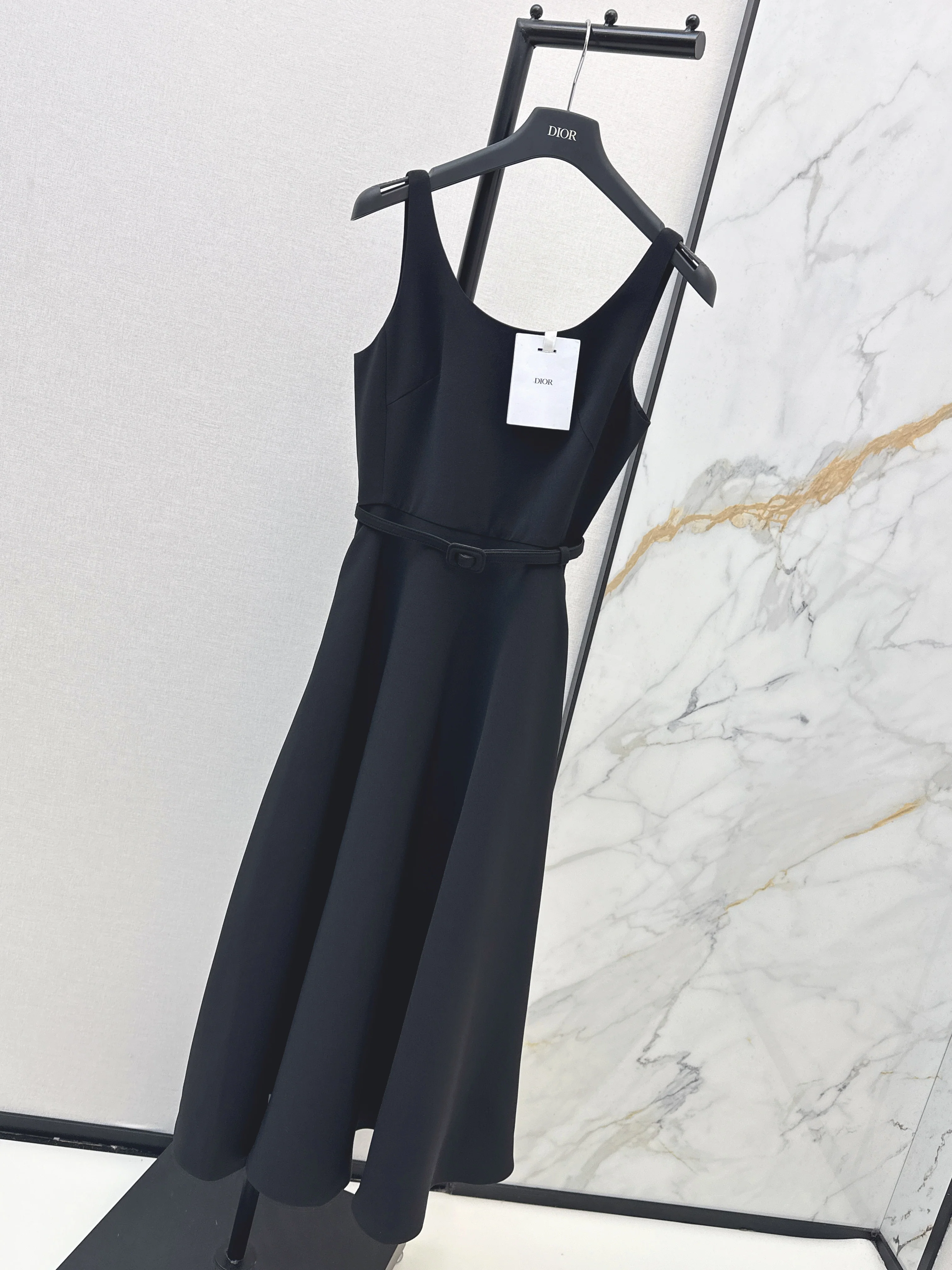 CD 26ss classic sleeveless belted dress