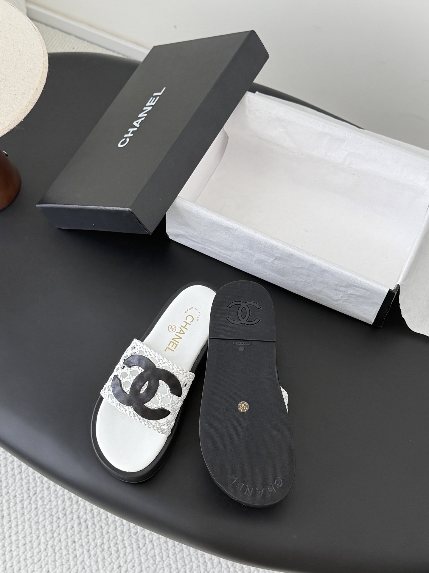 Chan 26ss woven sandals