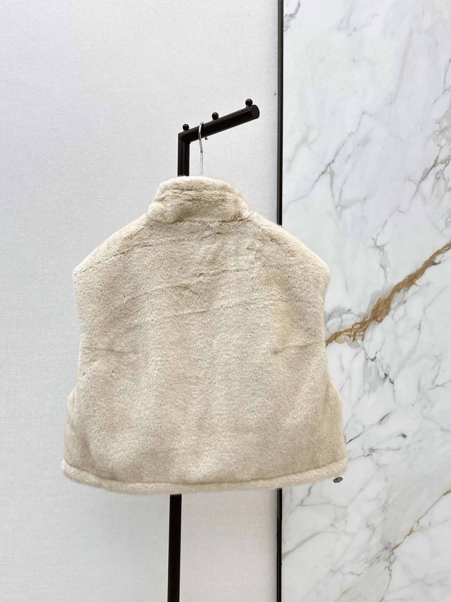 Brun 25fw reversible faux fur vest jacket