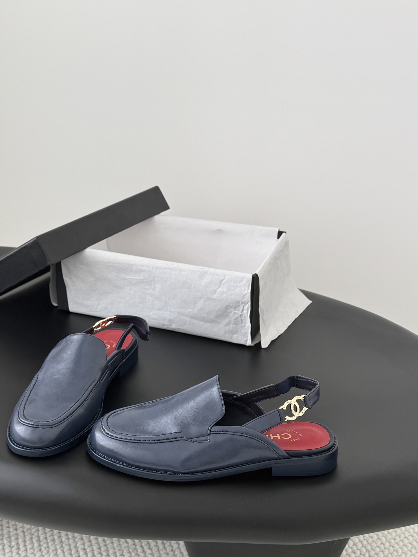 Chan 26ss slingblack loafers