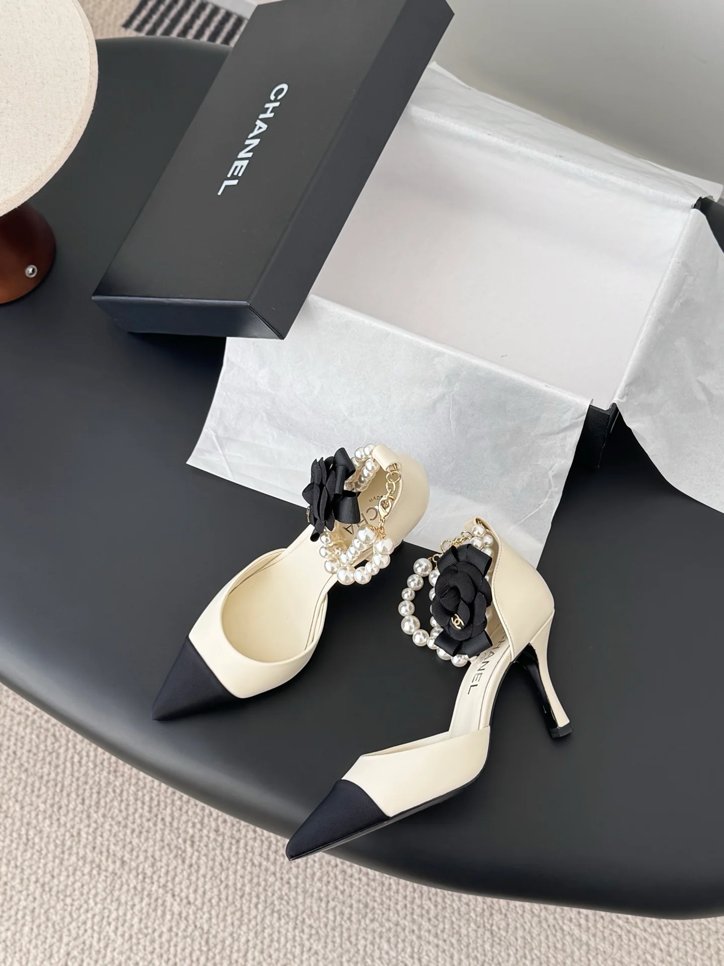 Chan 25fw pearl chain stilettos pumps