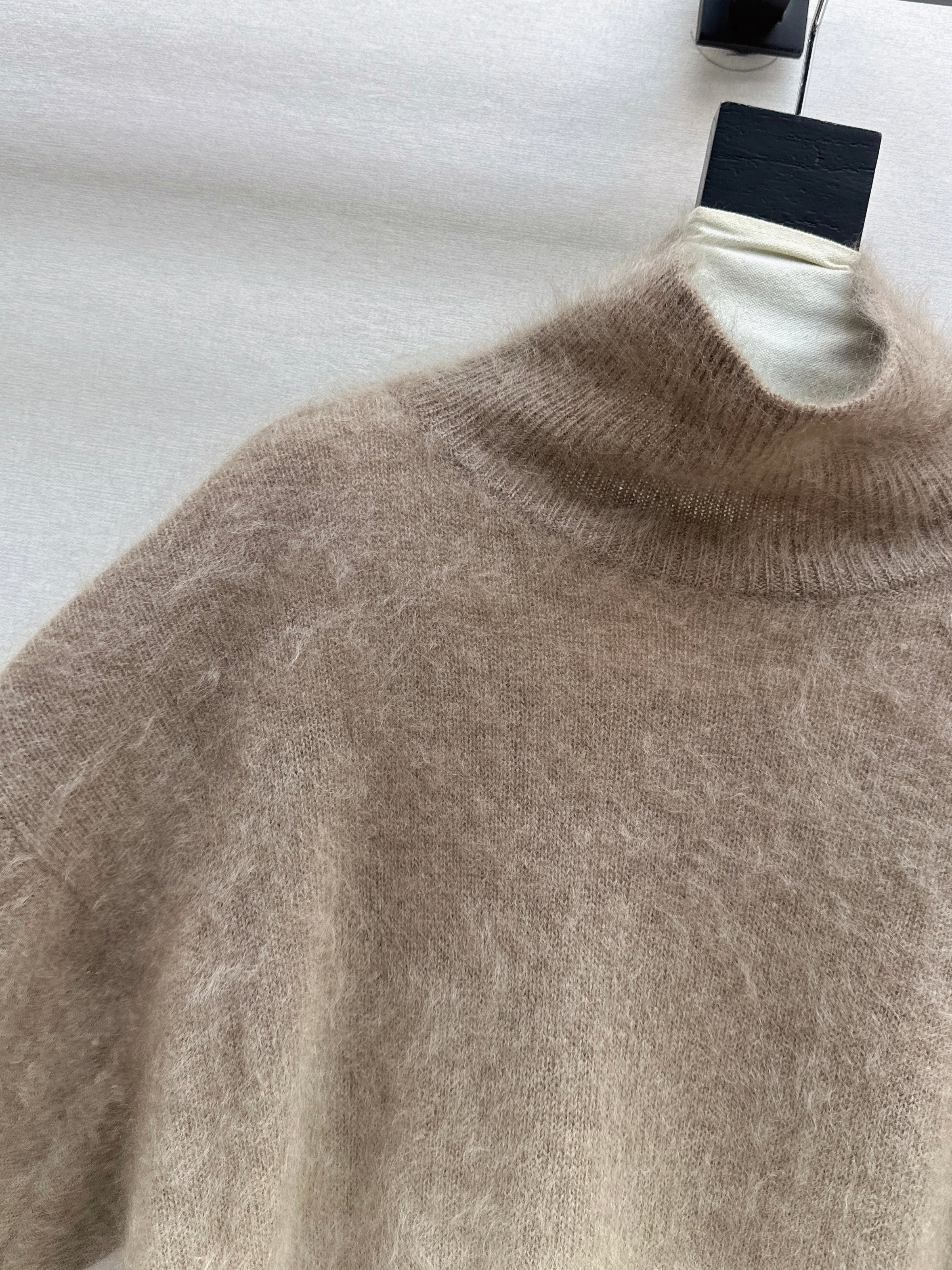 Max 26ss gradient colors sweater