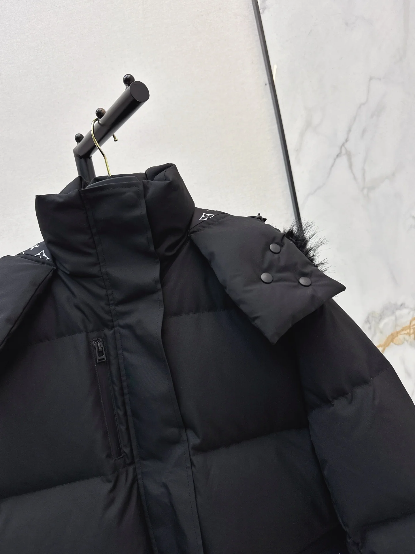Louis 25fw hooded down jacket