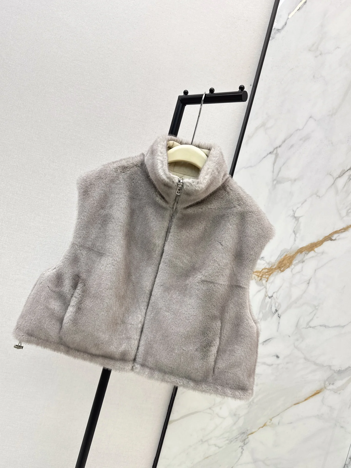 Brun 25fw reversible faux fur vest jacket