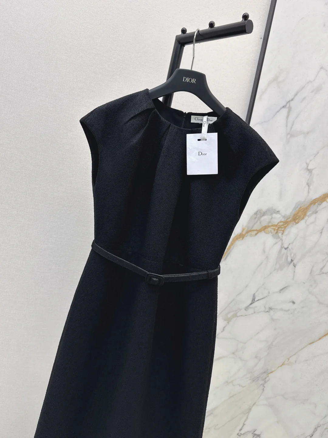 CD 25fw sleeveless dress