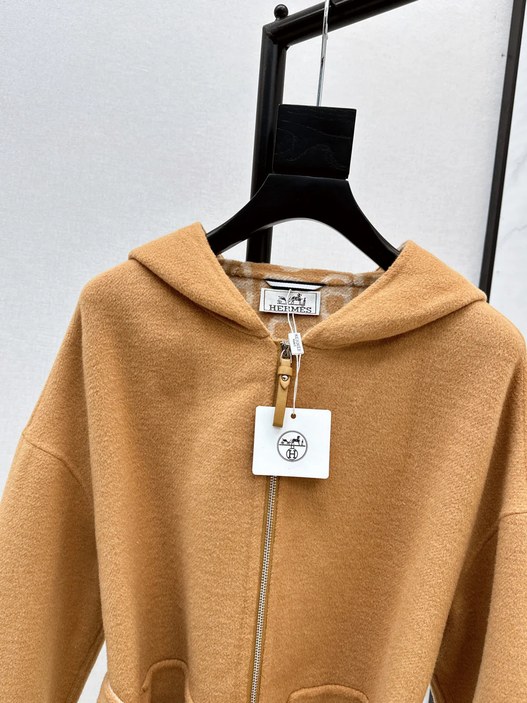 Her 25fw cashmere coat