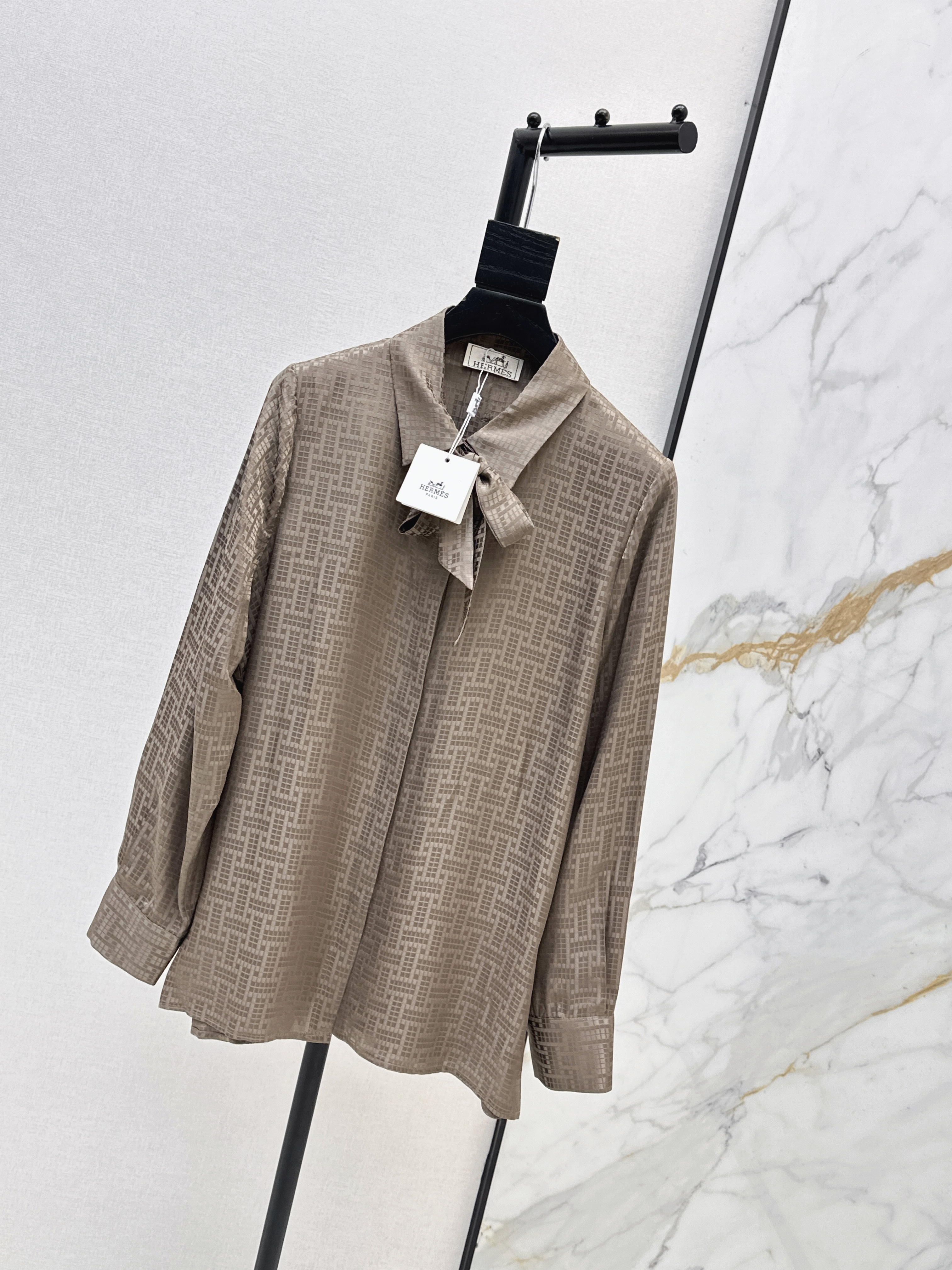 Her 26ss jacquard silk shirt
