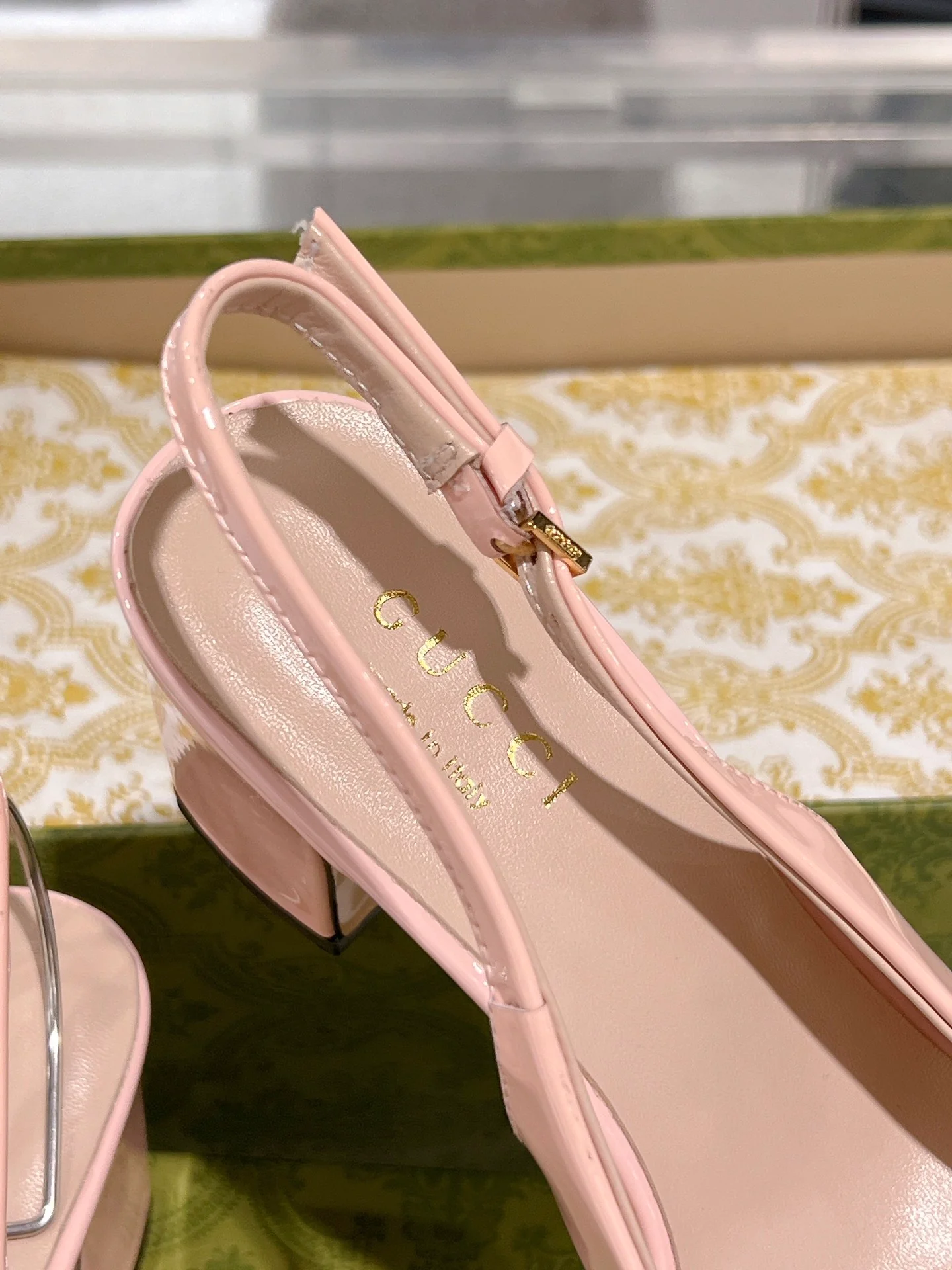 Gucc 26ss slingback chunky heel