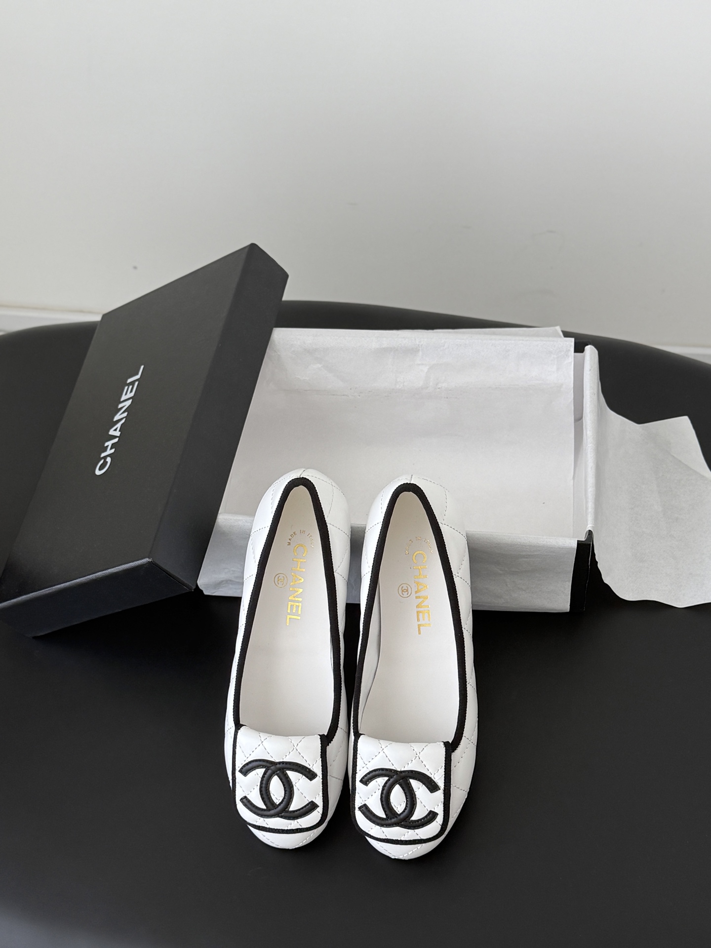 Chan 26C ballet flats