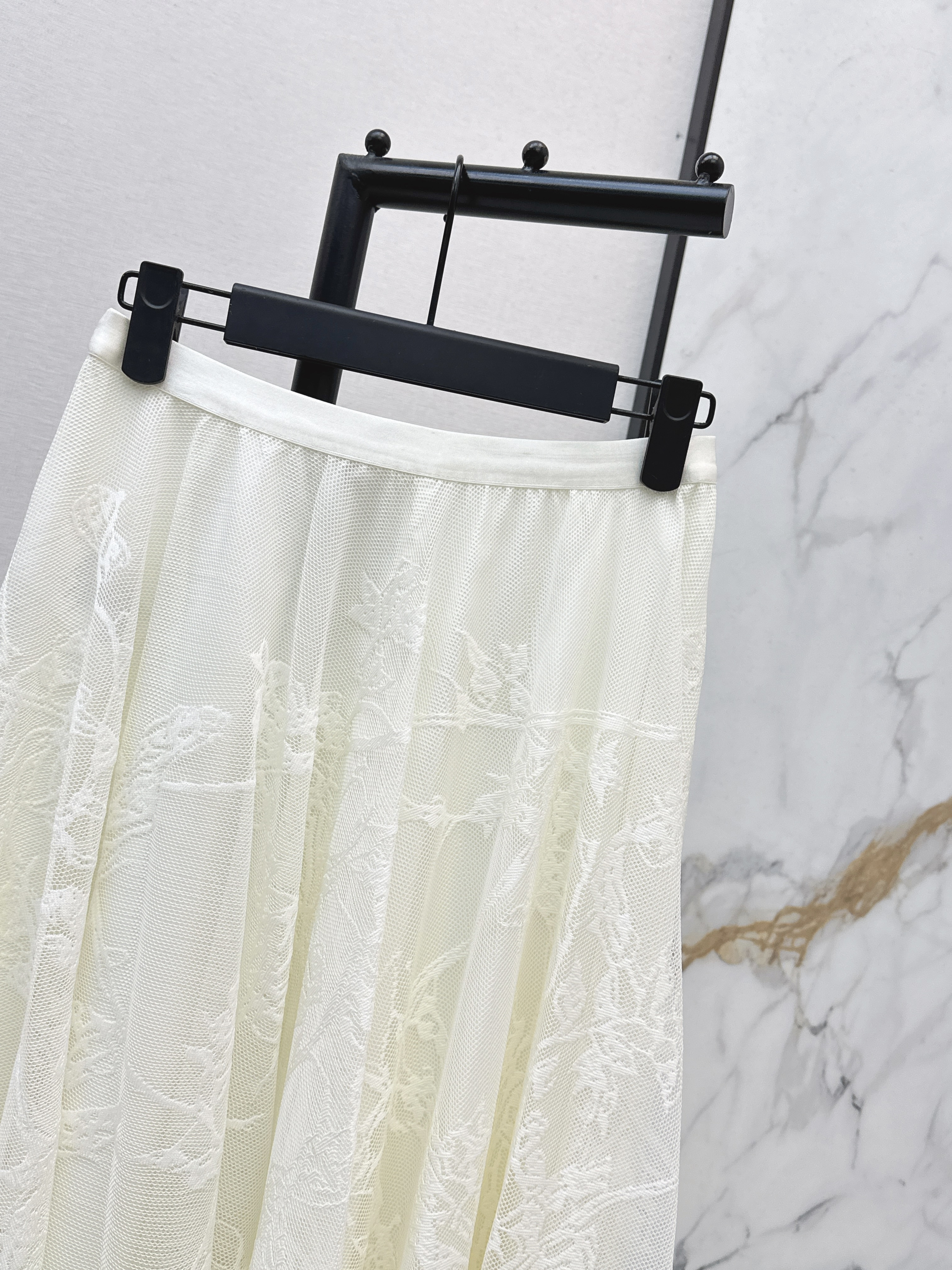CD 26ss lace skirts