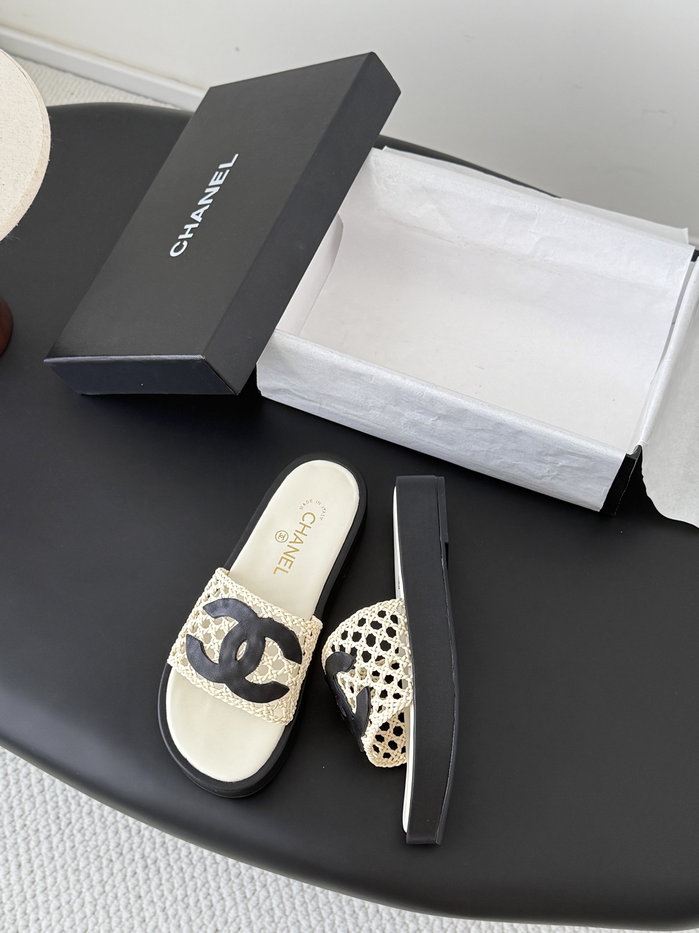 Chan 26ss woven sandals
