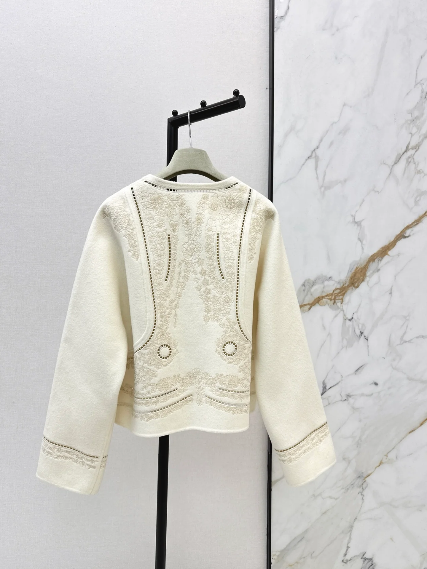 Herm 25fw embroidery jacket