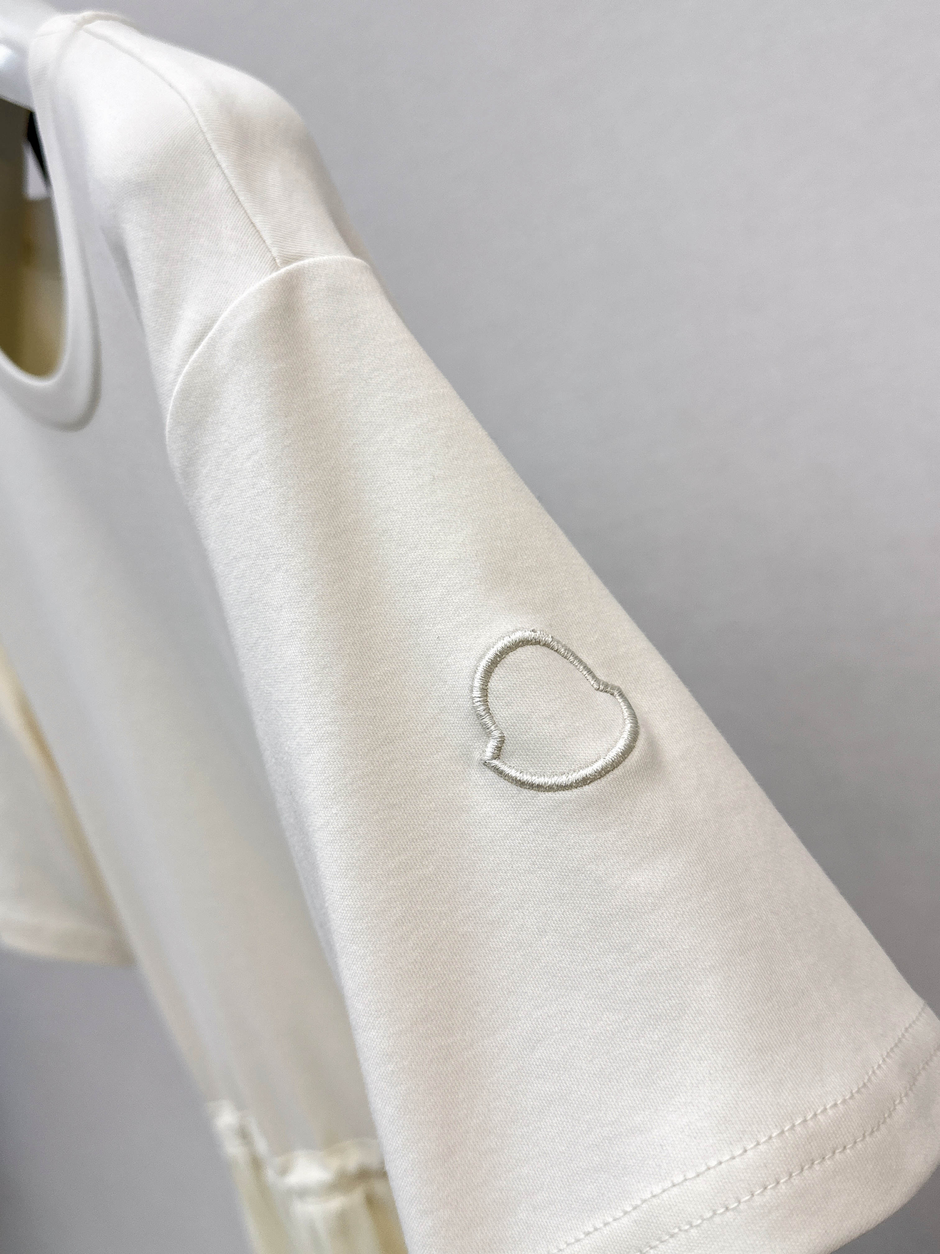 Monc 26ss contact pleated dress