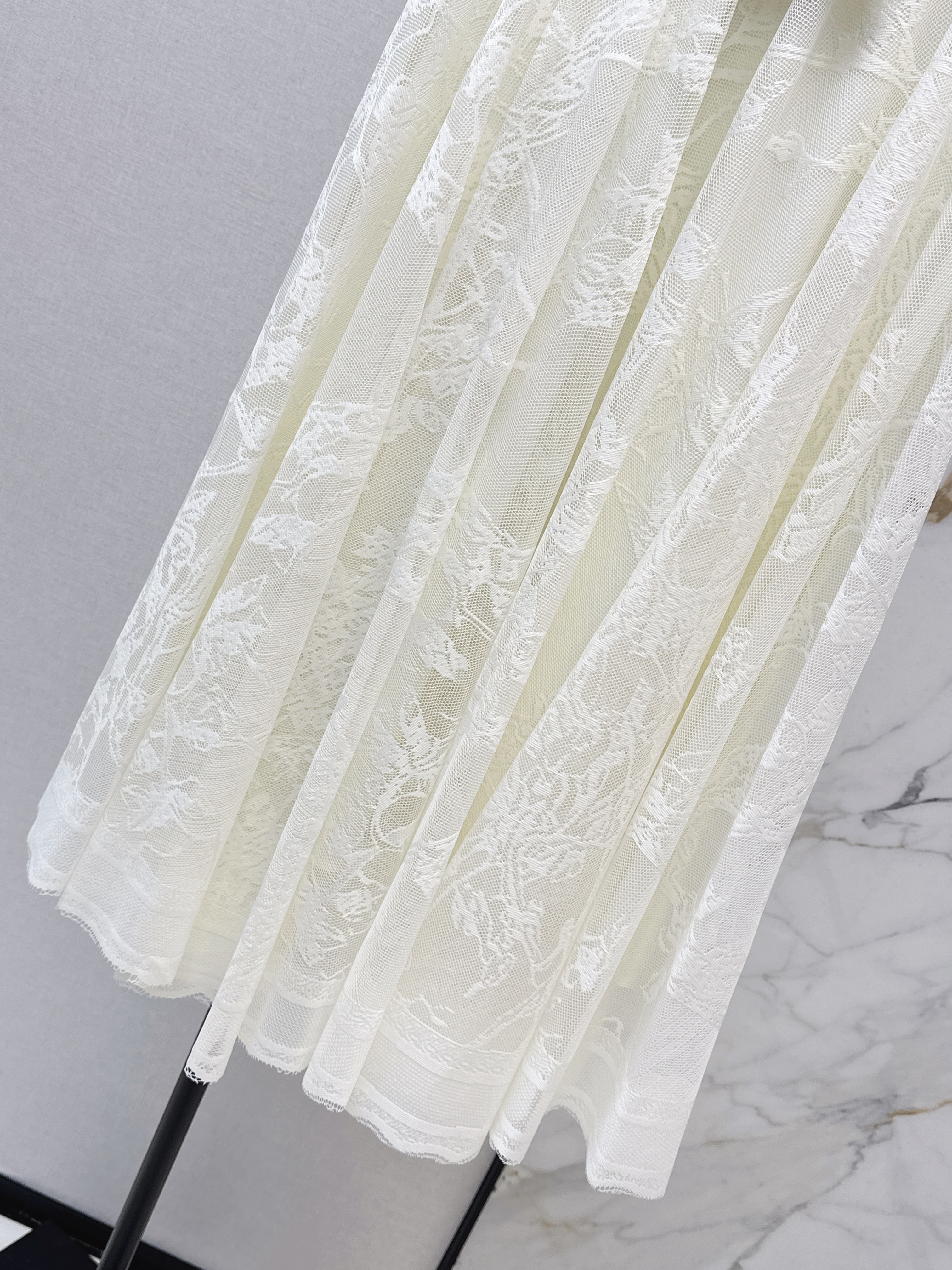 CD 26ss lace skirts