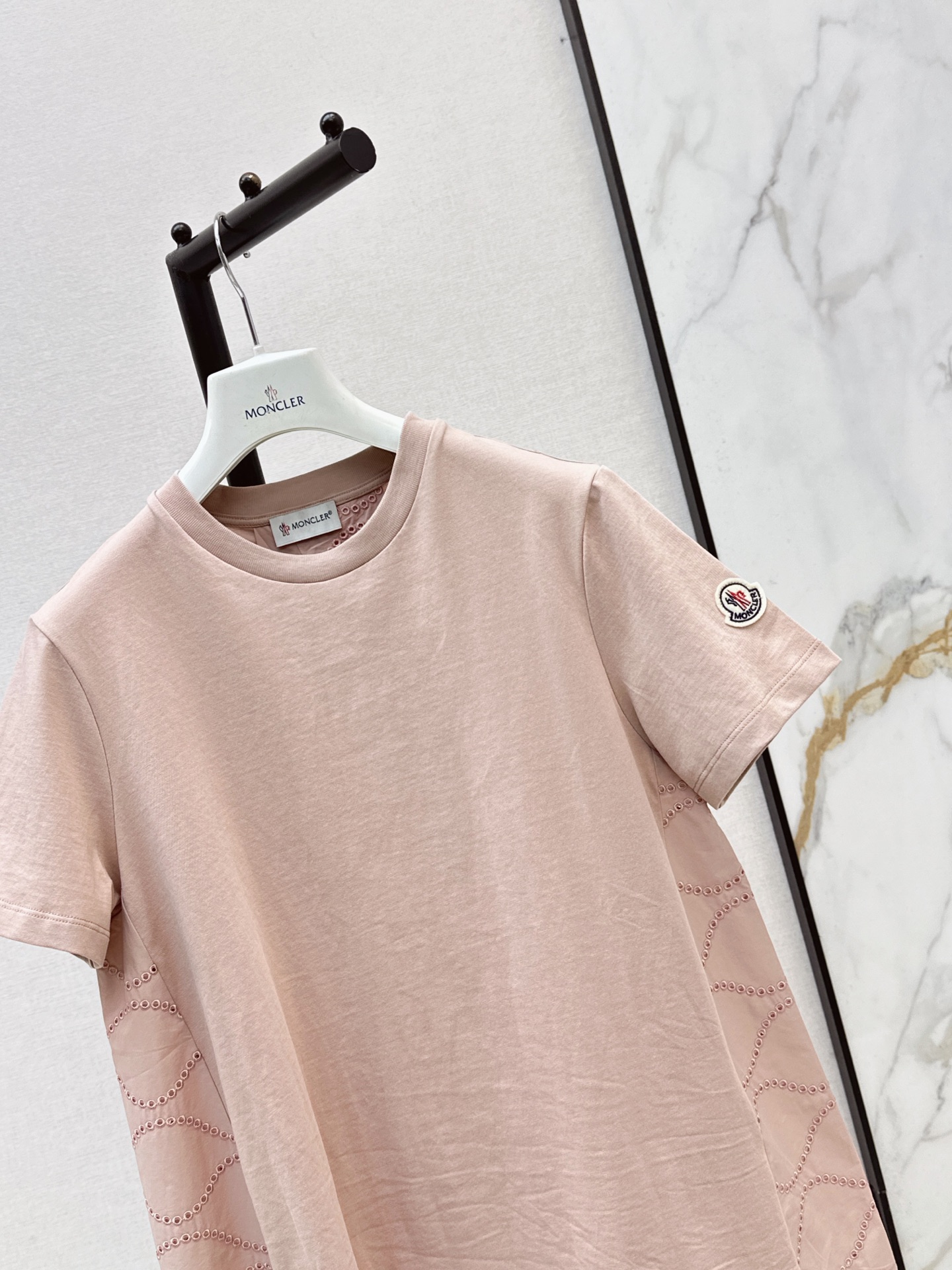 Monc 26ss embroidert t-shirt