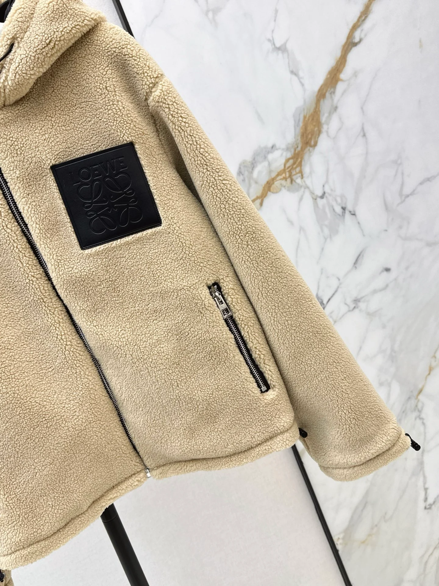 Loe 25fw lamb fleece coat