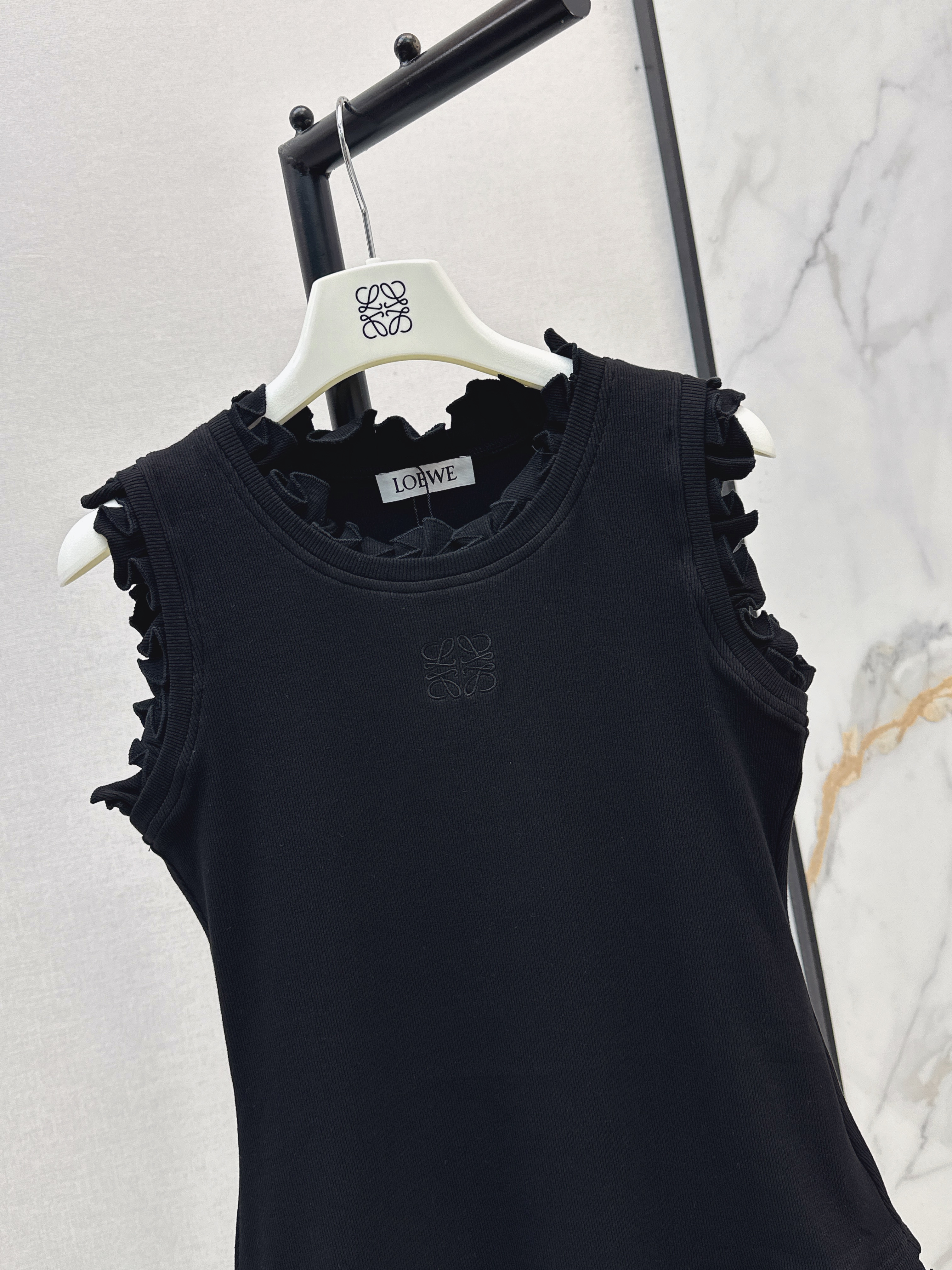 Loe 26ss ruffle vest