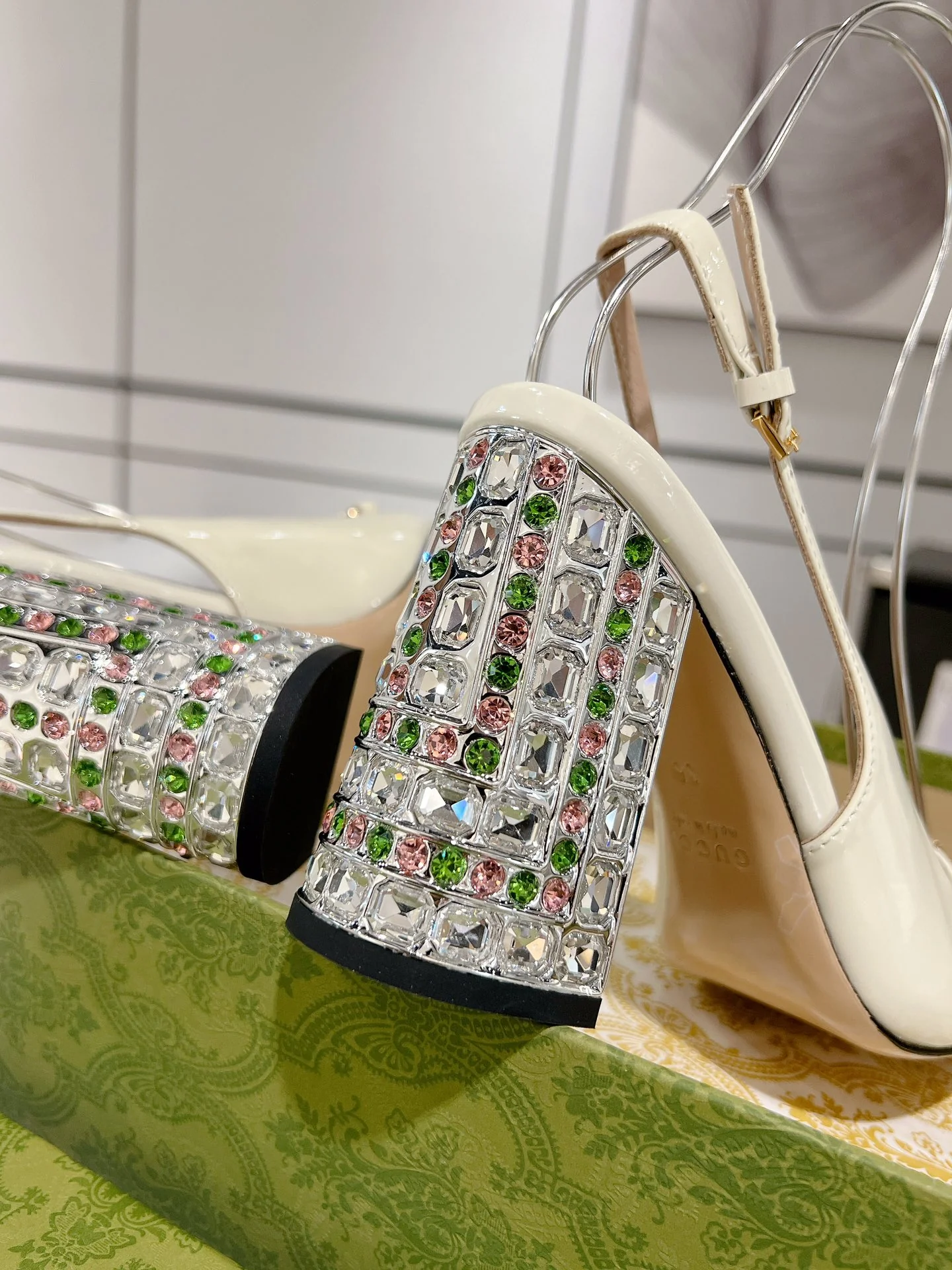 Gucc 26ss rhinestone slingback chunky high heel