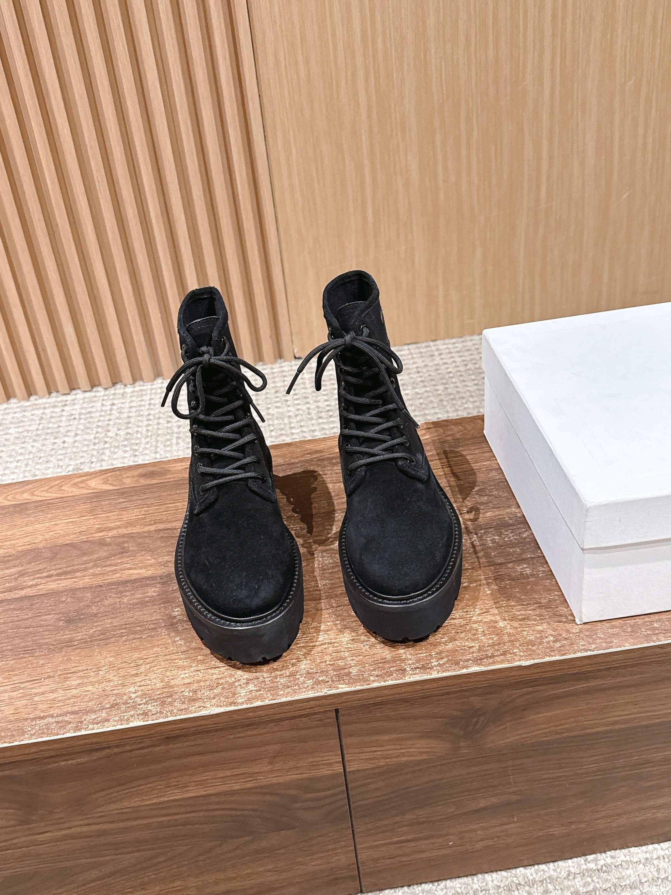 Celi 25fw combat boots